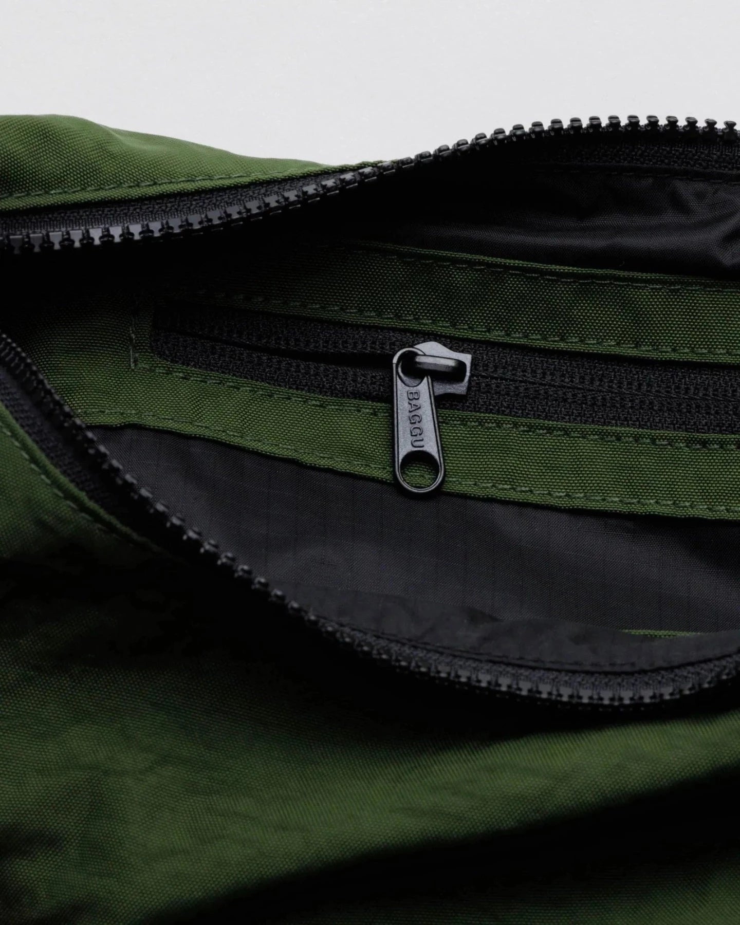 BAGGU Medium Crescent Bag - Bay Laurel