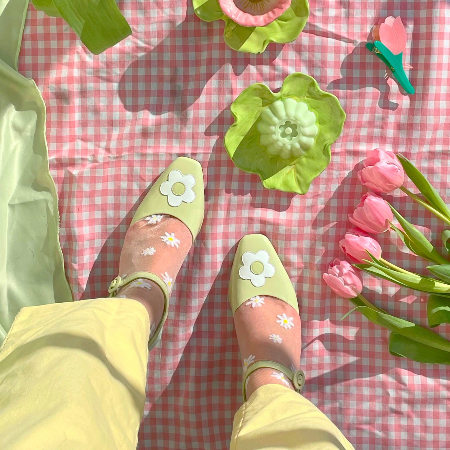 Daisy Sheer Socks