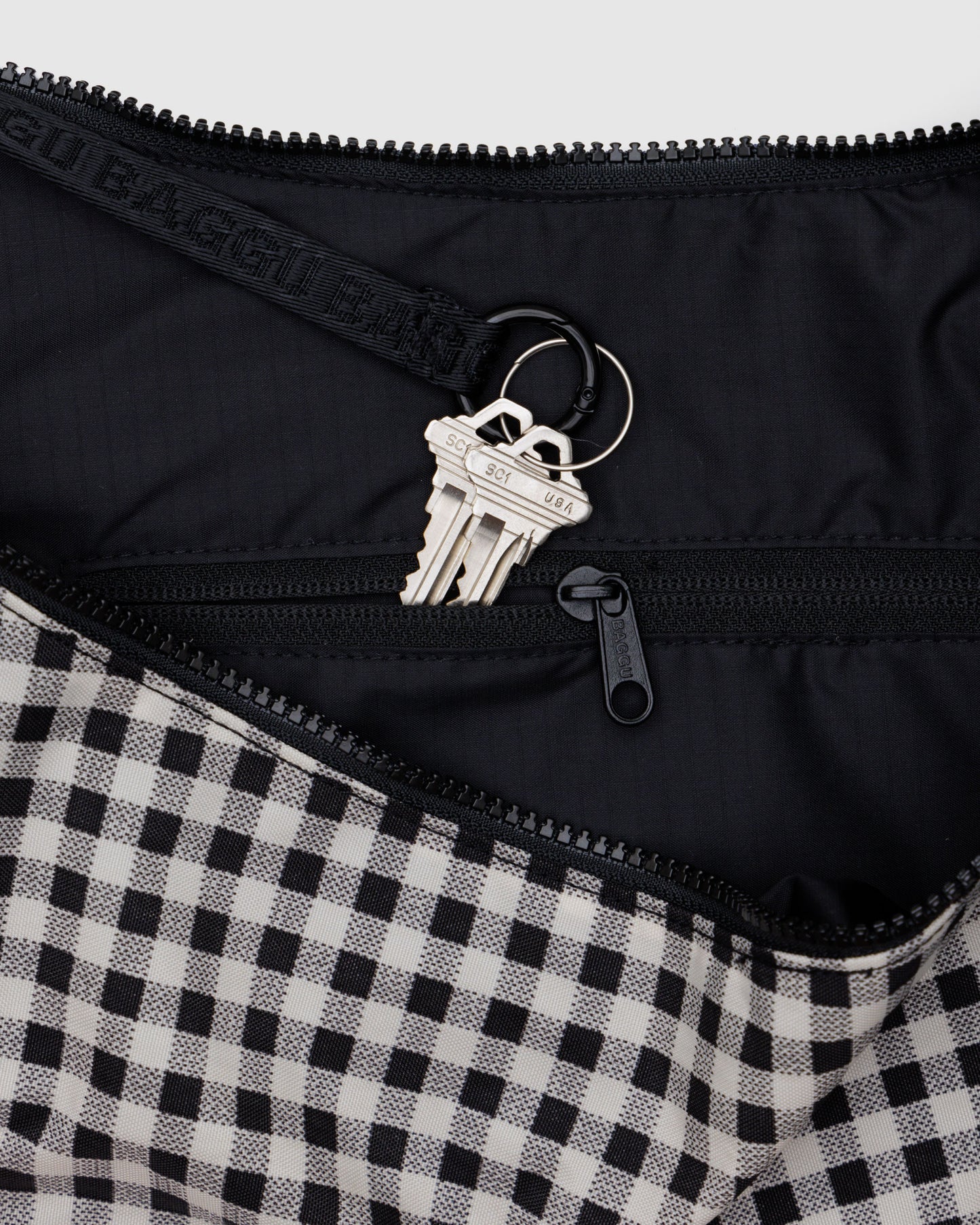 BAGGU Large Crescent Bag - Black & White Gingham