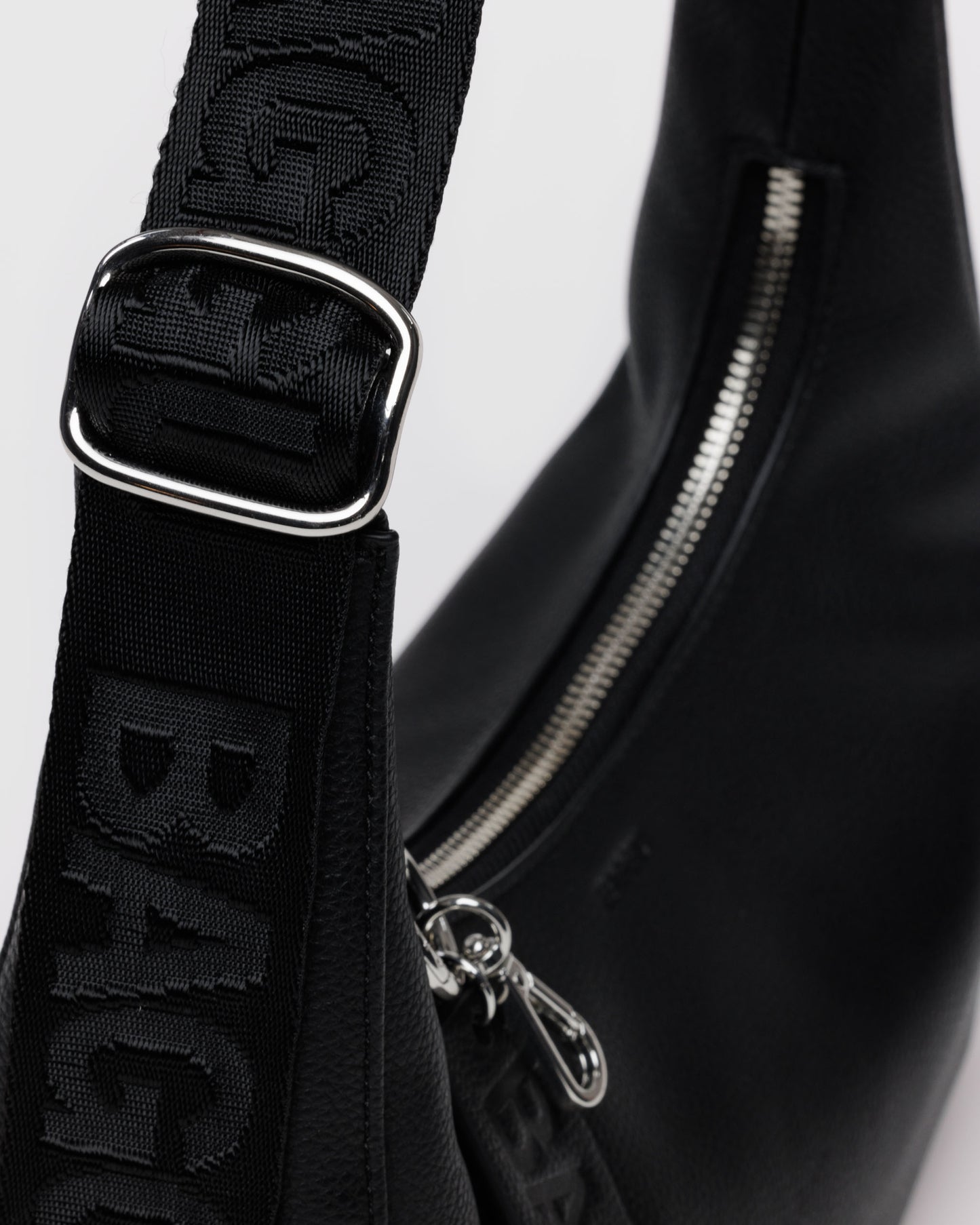 BAGGU Recycled Leather Crescent Bag Small - Black