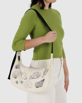 BAGGU - BAGGU Medium Crescent Bag - Embroidered Shells - COLORPOP