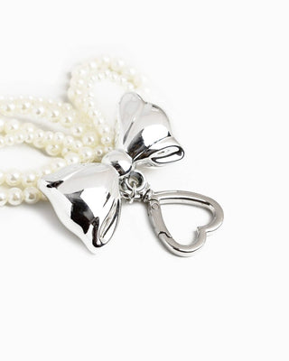 COLORPOP - Sølvfarget Veskecharm med Perler og Sløyfer - COLORPOP