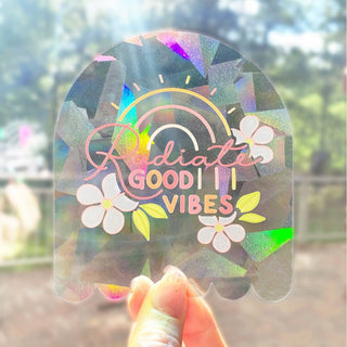 The Rosy Redhead - Radiate Good Vibes Suncatcher - Regnbue Vindusdekal - COLORPOP
