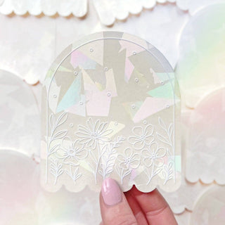 The Rosy Redhead - White Florals Suncatcher - Regnbue Vindusdekal - COLORPOP