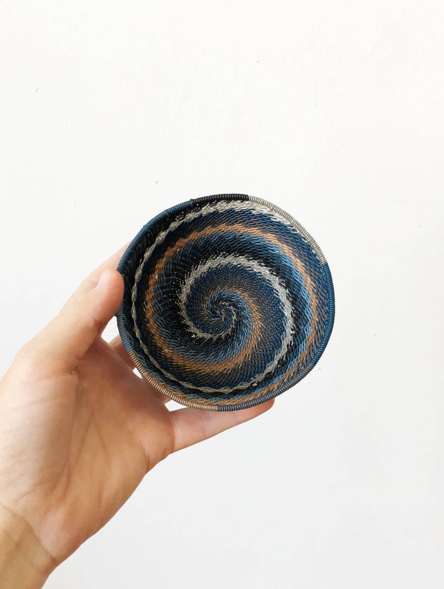 Amsha - Zulu Wire Bowl: City Lights - Liten - COLORPOP