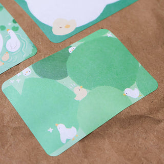 Rull med 100 Etiketter - Ducks in Koi Pond