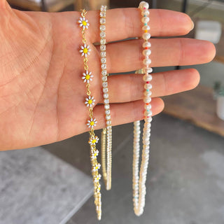 Daisy White Necklace
