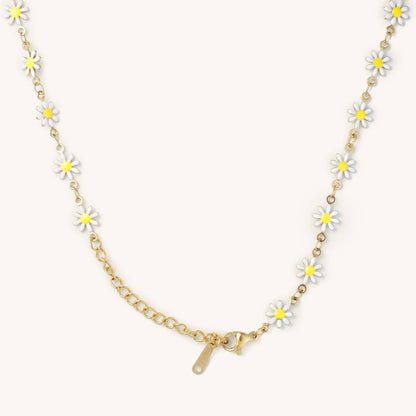 Daisy White Necklace