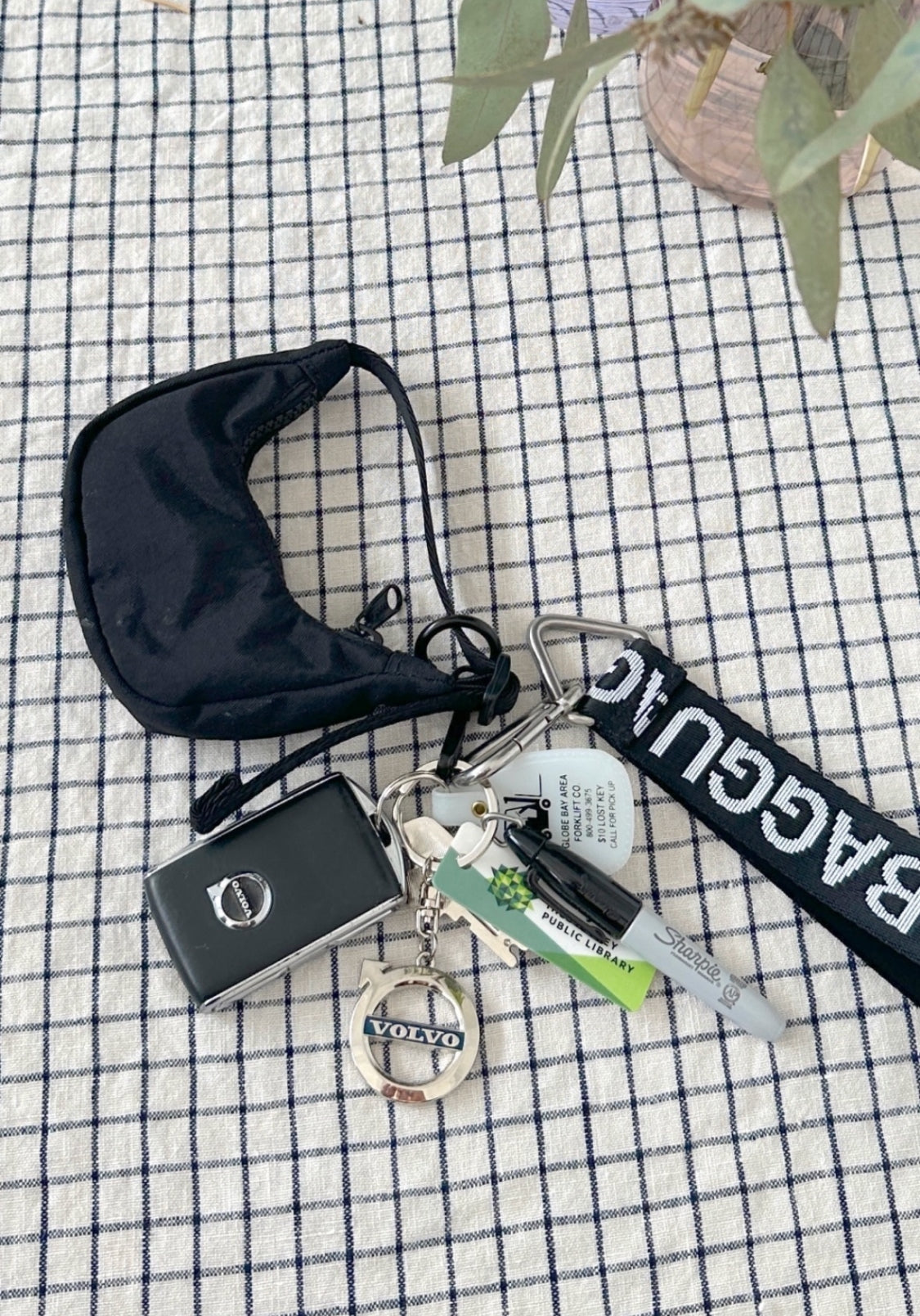 BAGGU Logo Keychain - Black & White