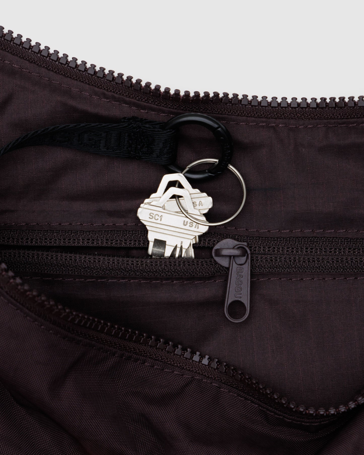 BAGGU Medium Crescent Bag - Chocolate Plum