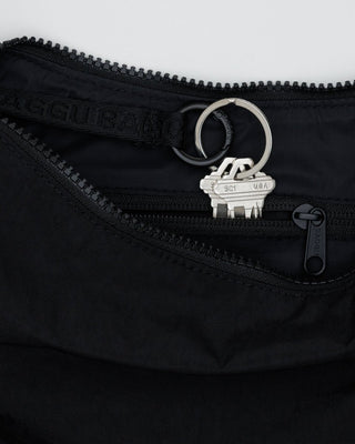 BAGGU - BAGGU Medium Crescent Bag - Black (ny lengde på stropp) - COLORPOP