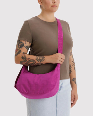 BAGGU - BAGGU Medium Crescent Bag - Deep Fuchsia - COLORPOP