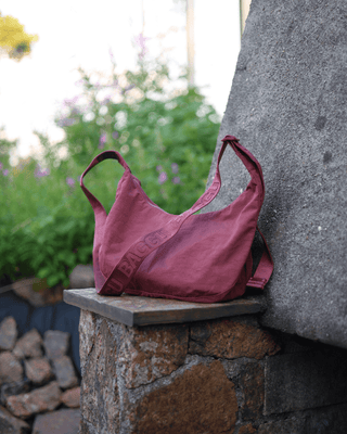 BAGGU - BAGGU Medium Crescent Bag - Mahogany - COLORPOP