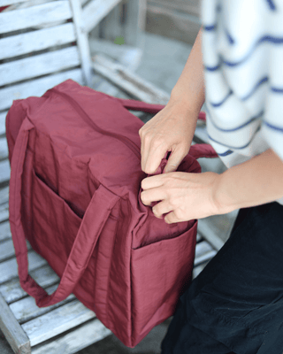 BAGGU - BAGGU Small Cloud Carry - On Bag - Mahogany - COLORPOP