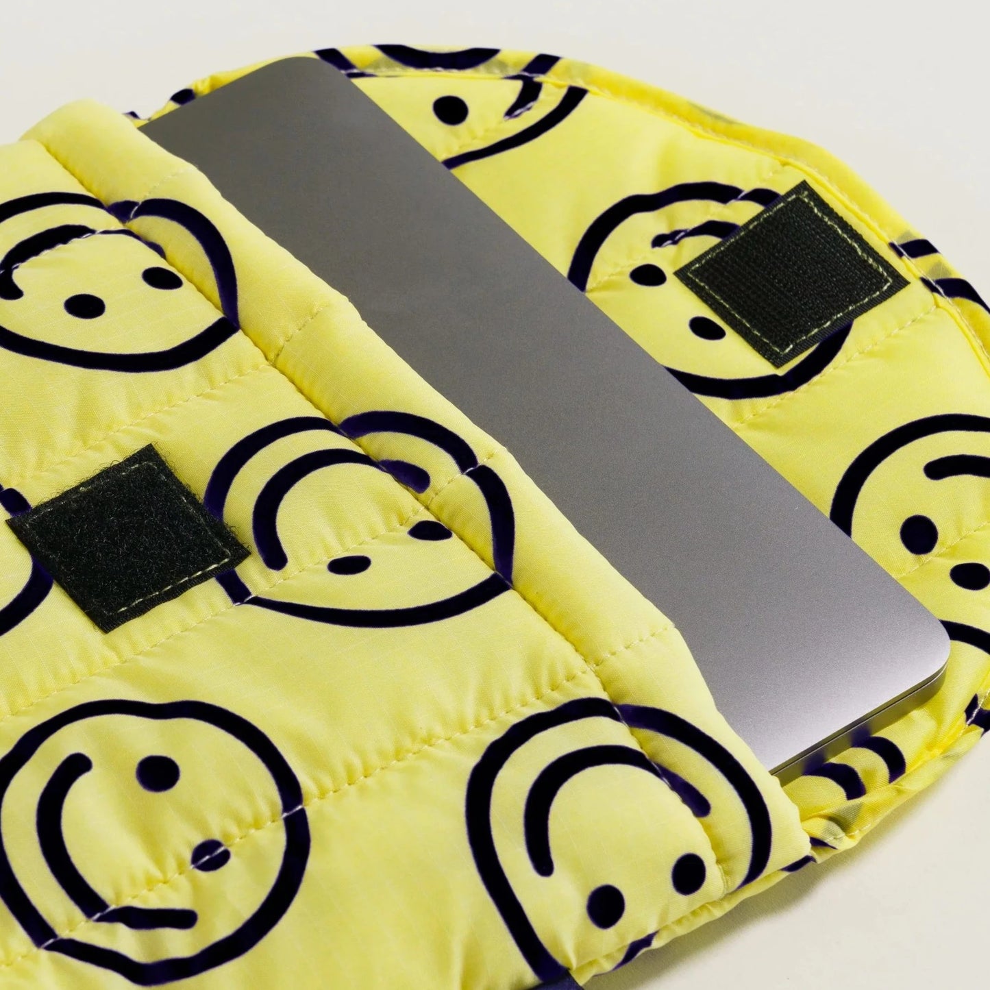 BAGGU Puffy Laptop Sleeve 13"/14" - Smiley