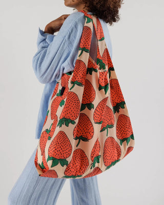 Big BAGGU Strawberry
