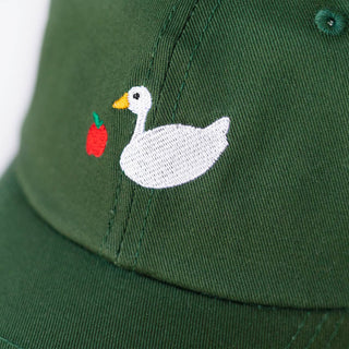 Caps grønn - Cottage Goose -søtt motiv med gås og eple