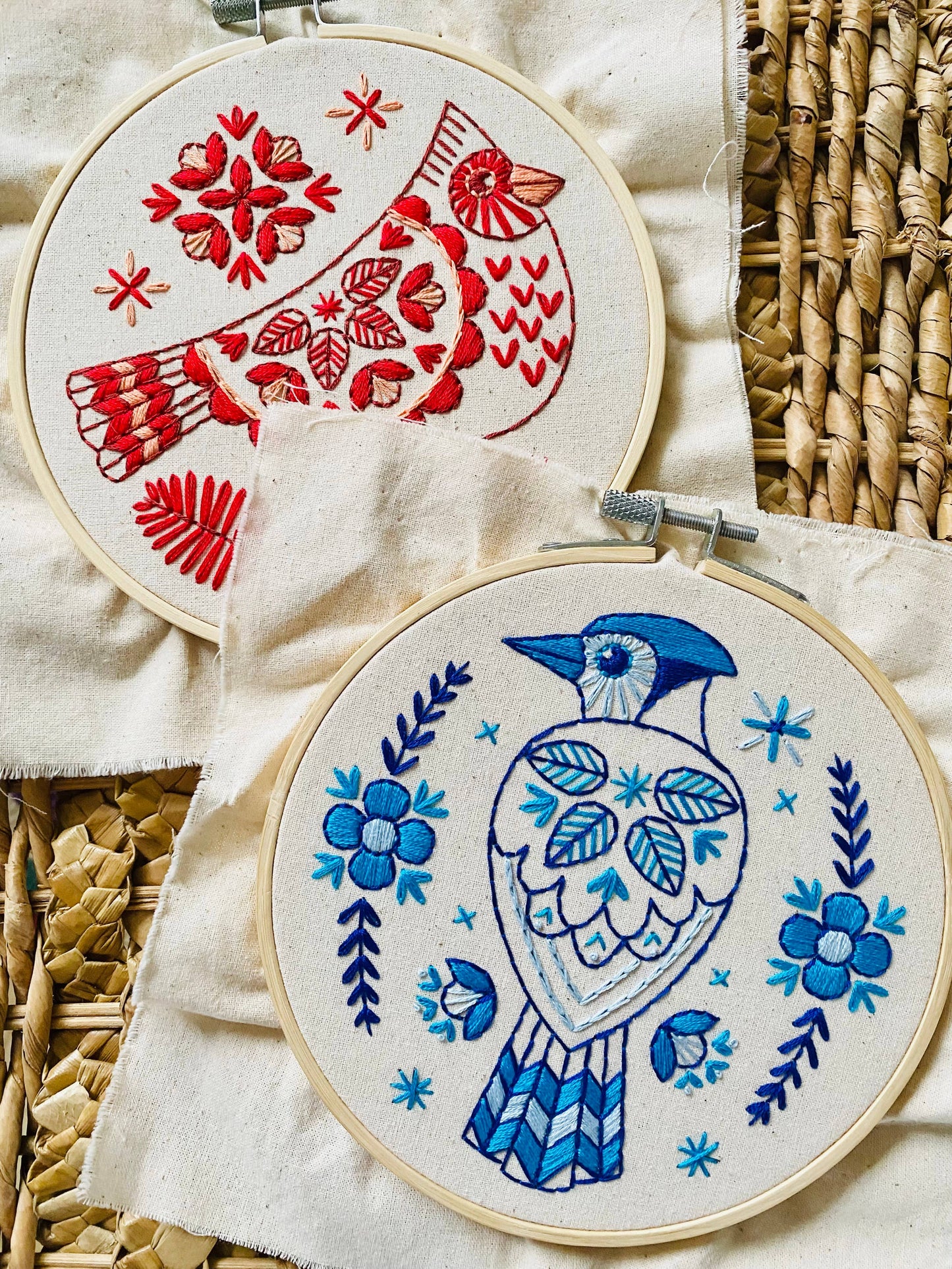 Folk Blue Jay - Broderi Kit