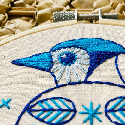 Folk Blue Jay - Broderi Kit