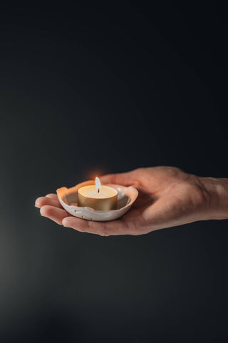 hobo + co. candles - Winter Frankincense and Myrrh Tealights (mild) - COLORPOP