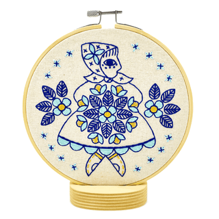 Hook, Line & Tinker Embroidery Kits - Lady Dancing - Broderi Kit - COLORPOP