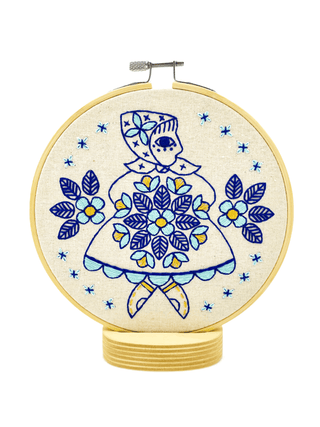 Hook, Line & Tinker Embroidery Kits - Lady Dancing - Broderi Kit - COLORPOP