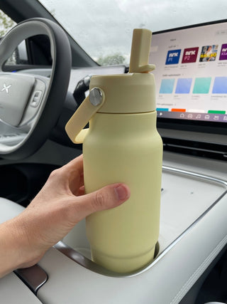 IZY Bottles - IZY Drikkeflaske Med Sugerør - Butter Yellow 900ML - COLORPOP