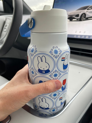 IZY Bottles - IZY Drikkeflaske med Sugerør - Delft Fliser Miffy - 900ml - COLORPOP