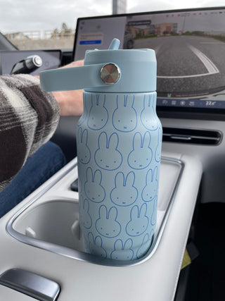 IZY Bottles - IZY Drikkeflaske med Sugerør - Lyseblå Miffy 900ml - COLORPOP