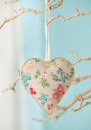 Namaste - Ditsy Floral Heart - Dekorasjon i metall - COLORPOP