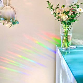 The Rosy Redhead - Radiate Good Vibes Suncatcher - Regnbue Vindusdekal - COLORPOP