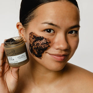 UpCircle - UpCircle Face Scrub Citrus – Ansiktsskrubb med kaffe og nypeolje (reisestørrelse 30ml) - COLORPOP