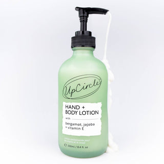 UpCircle - UpCircle Hand + Body Lotion – Hånd - og kroppslotion med bergamott og vitamin E (250ml) - COLORPOP